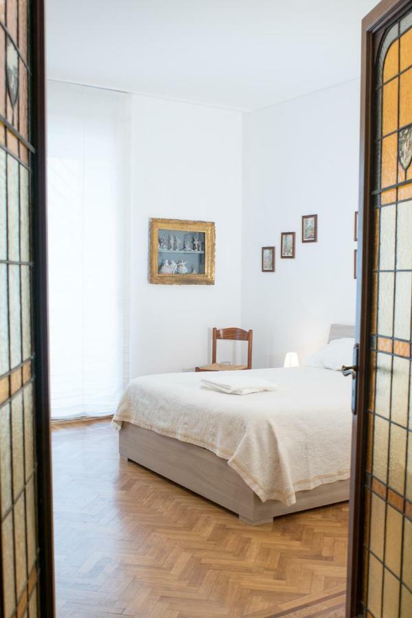 Апартаменти Casa Vacanze Umberto I Неаполь Екстер'єр фото
